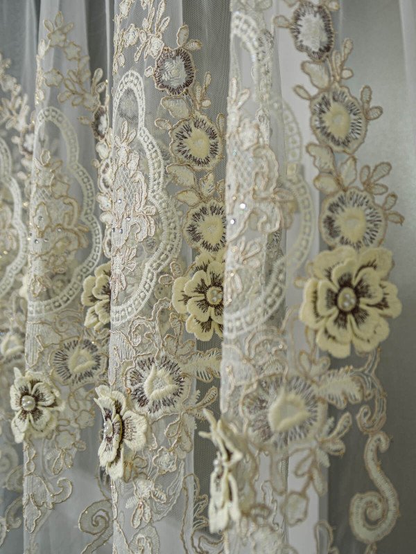 Perdea tulle brodat crem/auriu