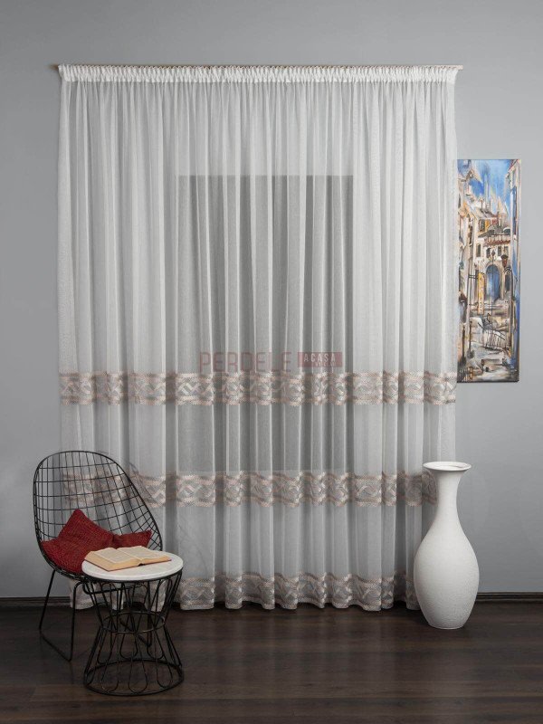 Perdea tulle brodat, culoare fond-ivoire, culoare broderie-roz