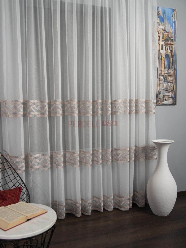 Perdea tulle brodat, culoare fond-ivoire, culoare broderie-roz
