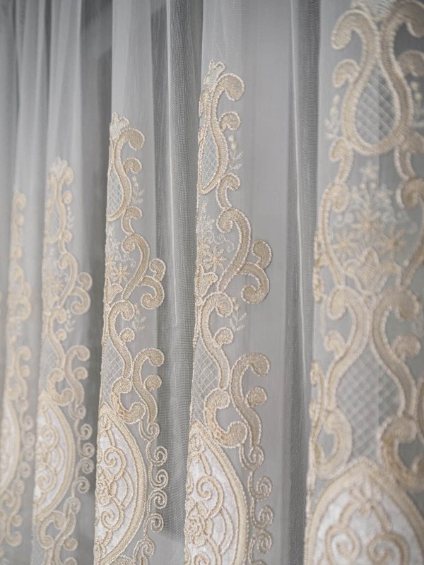 Perdea tulle brodat ivoire/auriu
