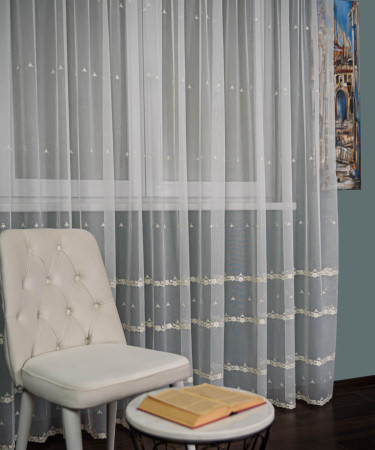 Perdea tulle brodat ivoire/auriu Perdea tulle brodat ivoire/auriu