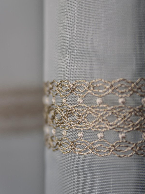 Perdea tulle brodat ivoire/auriu