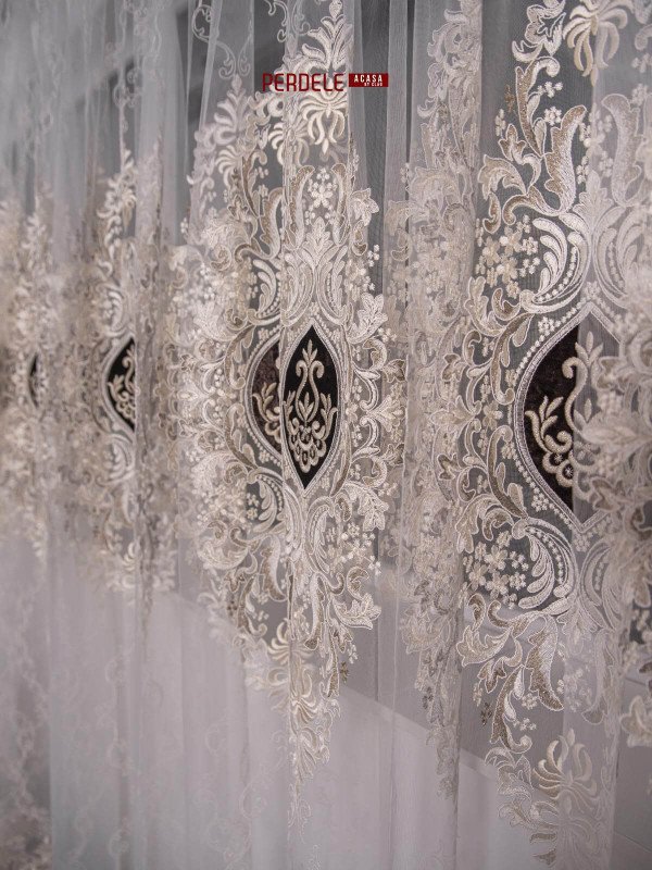 Perdea tulle crem