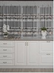 Perdea tulle cu  benzi satinate, model specific bucatarie