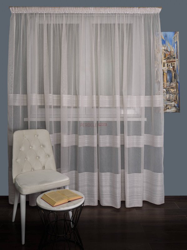 Perdea tulle roz