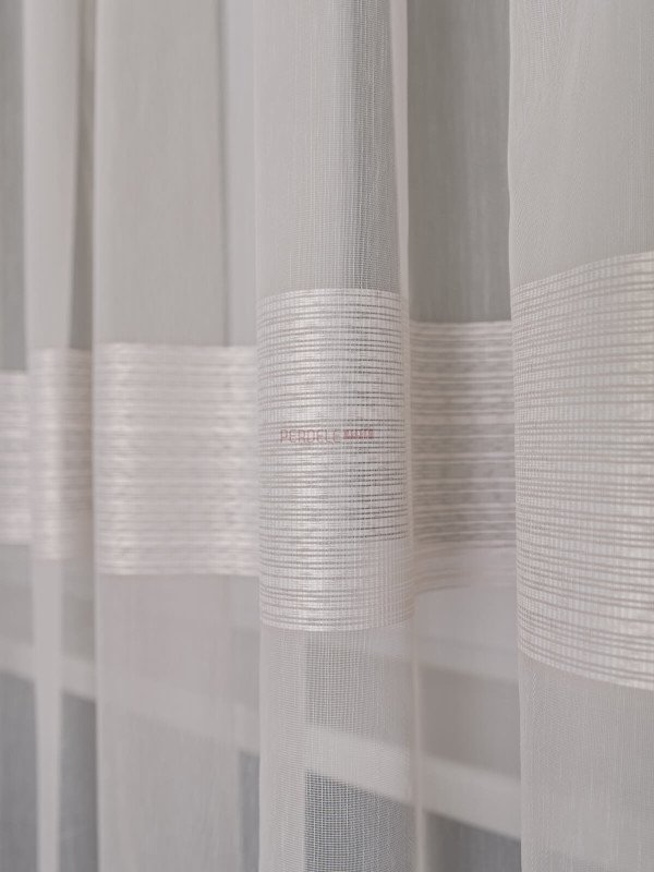 Perdea tulle roz