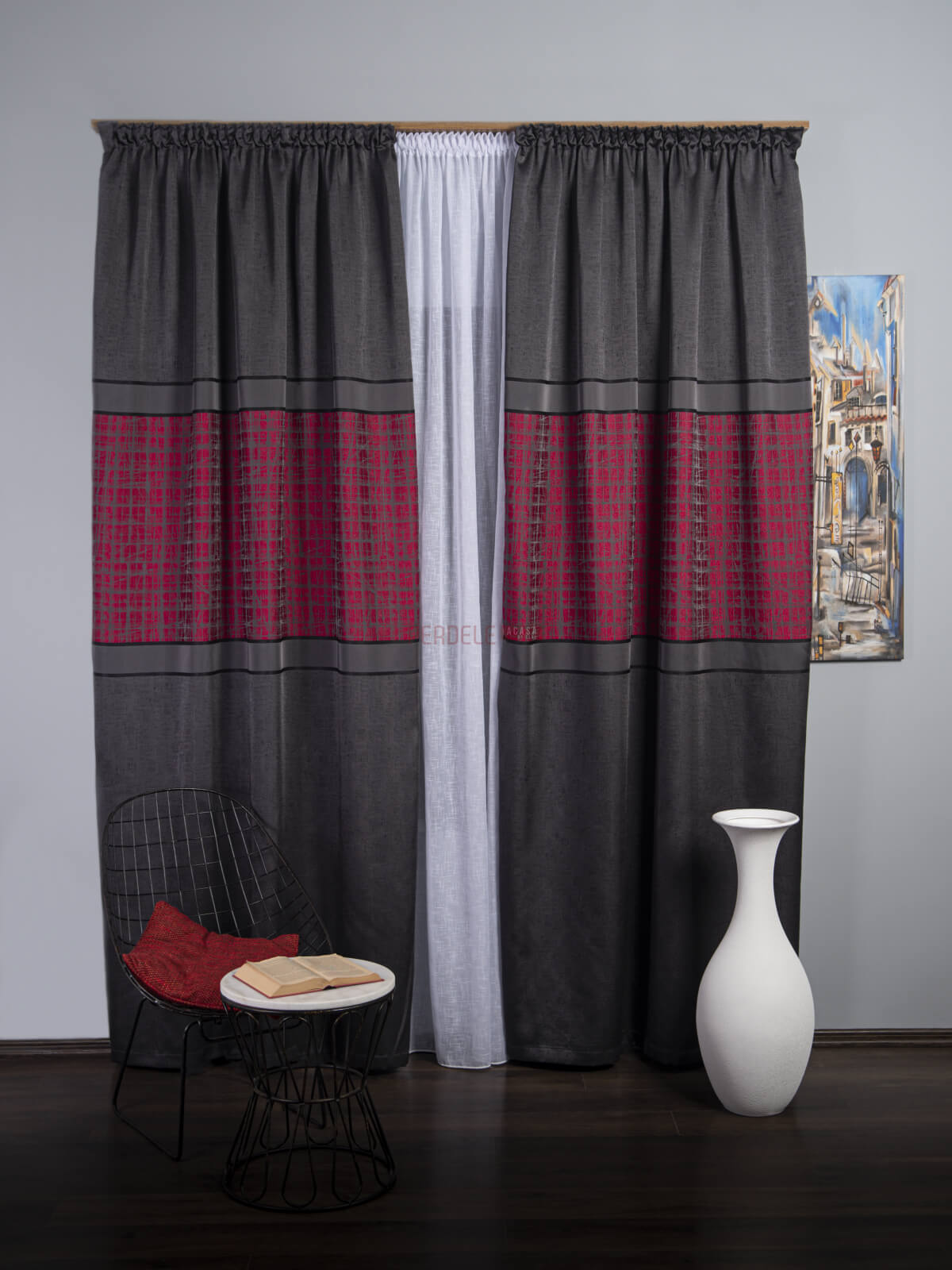 Draperie tip panou gri,rosu