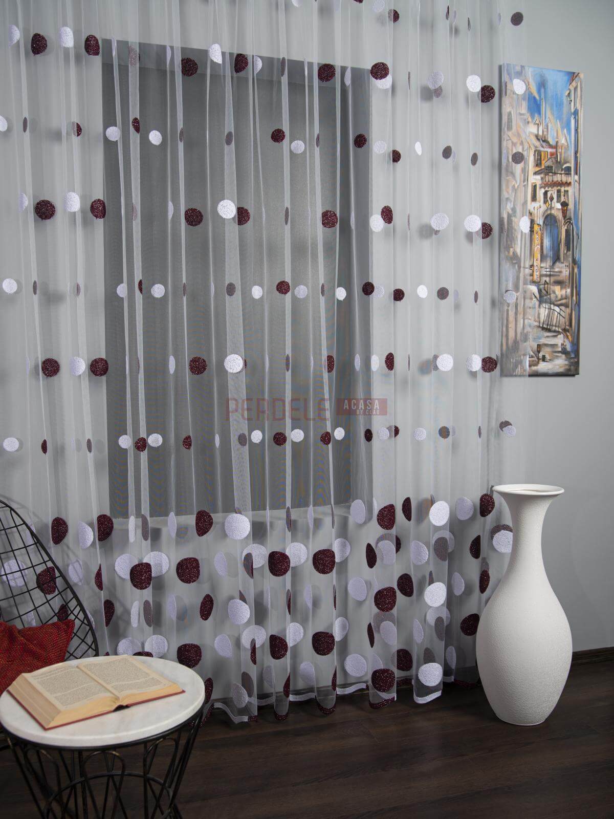 Perdea tulle brodat, alb/grena - 1 | YEO