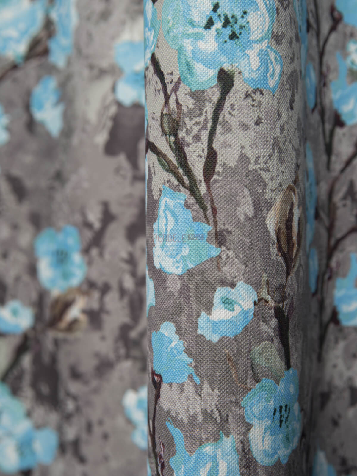 Draperie bumbac satinat flori multicolore