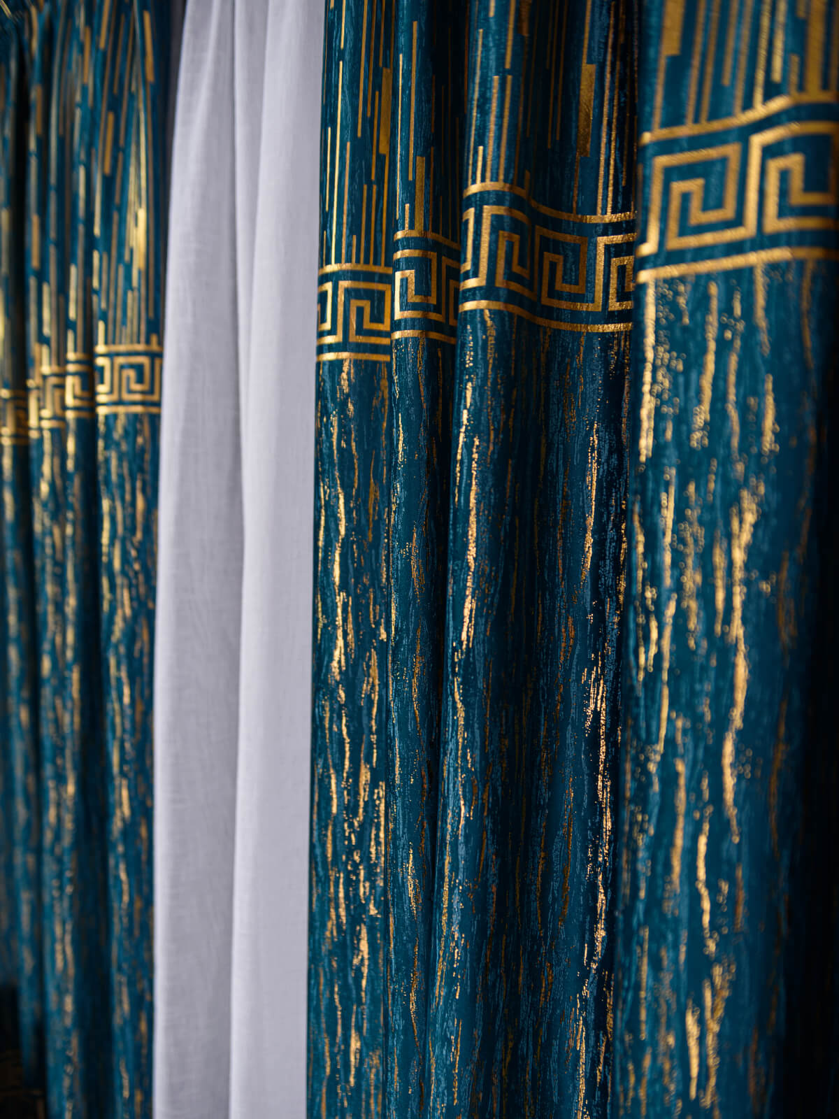 Draperie catifea cu model, albastru/auriu
