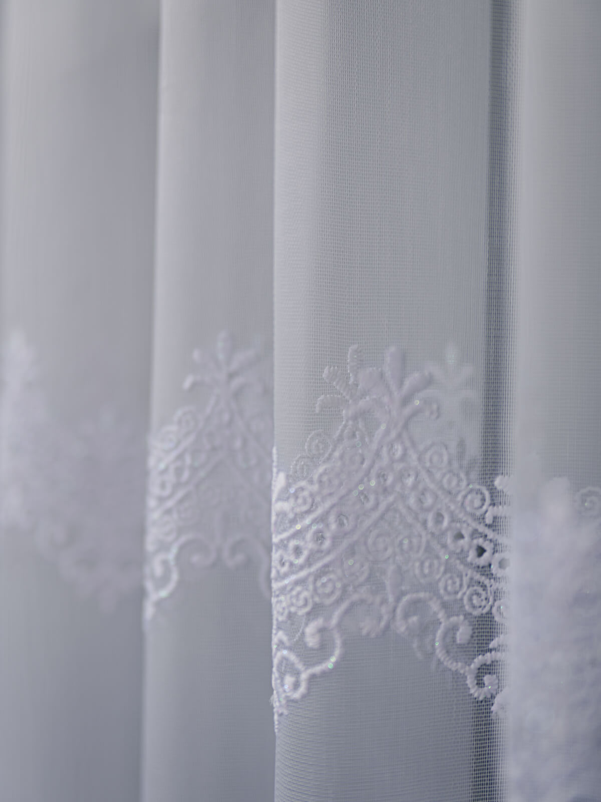 Perdea tulle brodat, alb