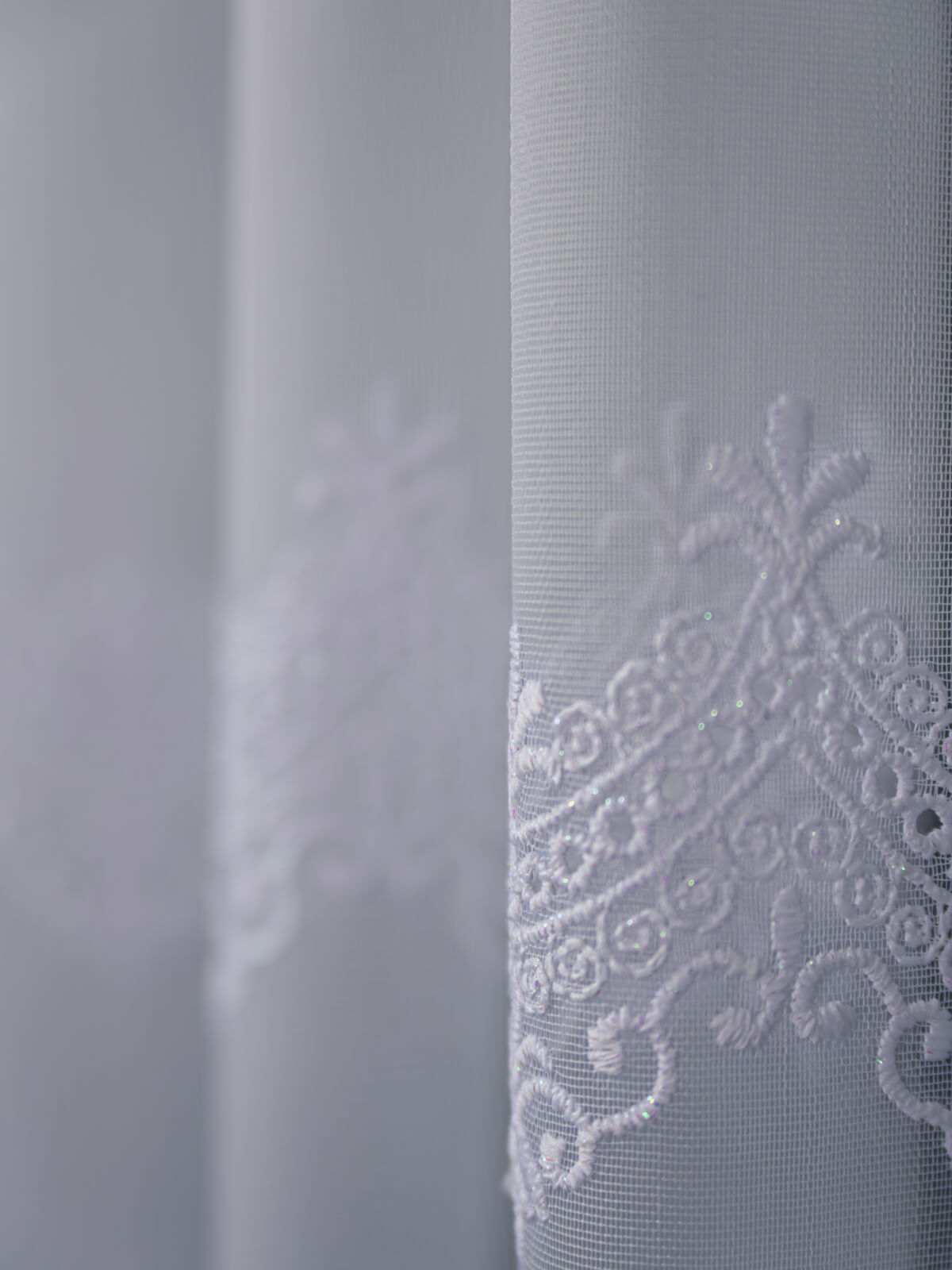 Perdea tulle brodat, alb