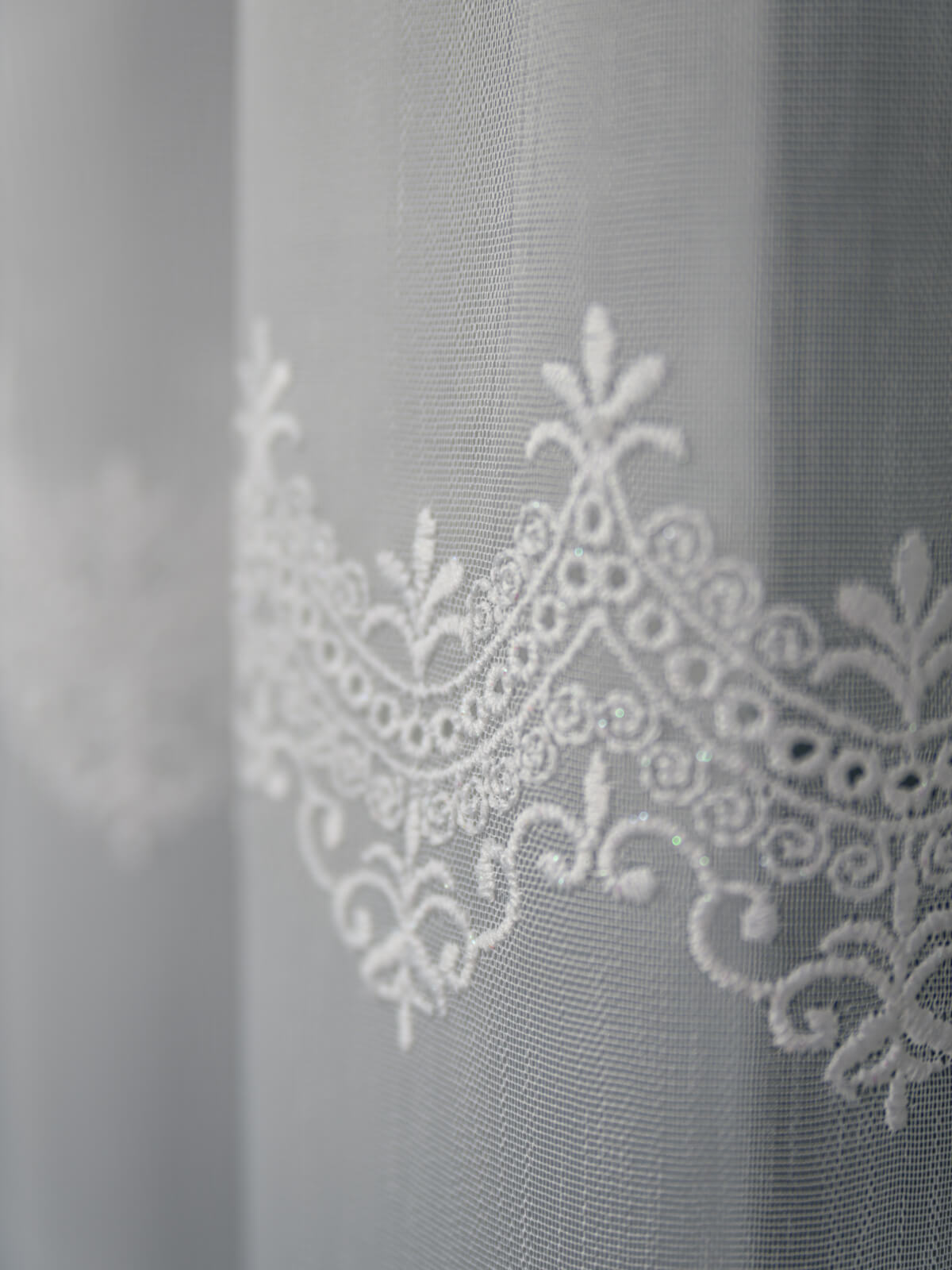 Perdea tulle brodat, crem